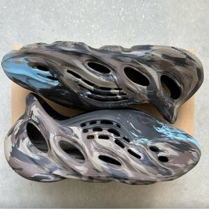 Adidas Yeezy Foam Rnnr - MX Cinder (Dead Stock)